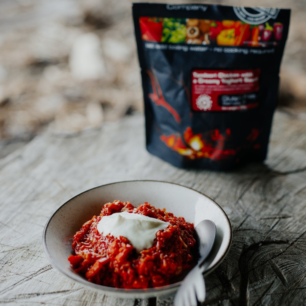 the outdoor gourmet company tandoori chicken creamy yoghurt sauce freeze dried camping meal gluten free lightweight backpacking food serves two outdoor adventure meal