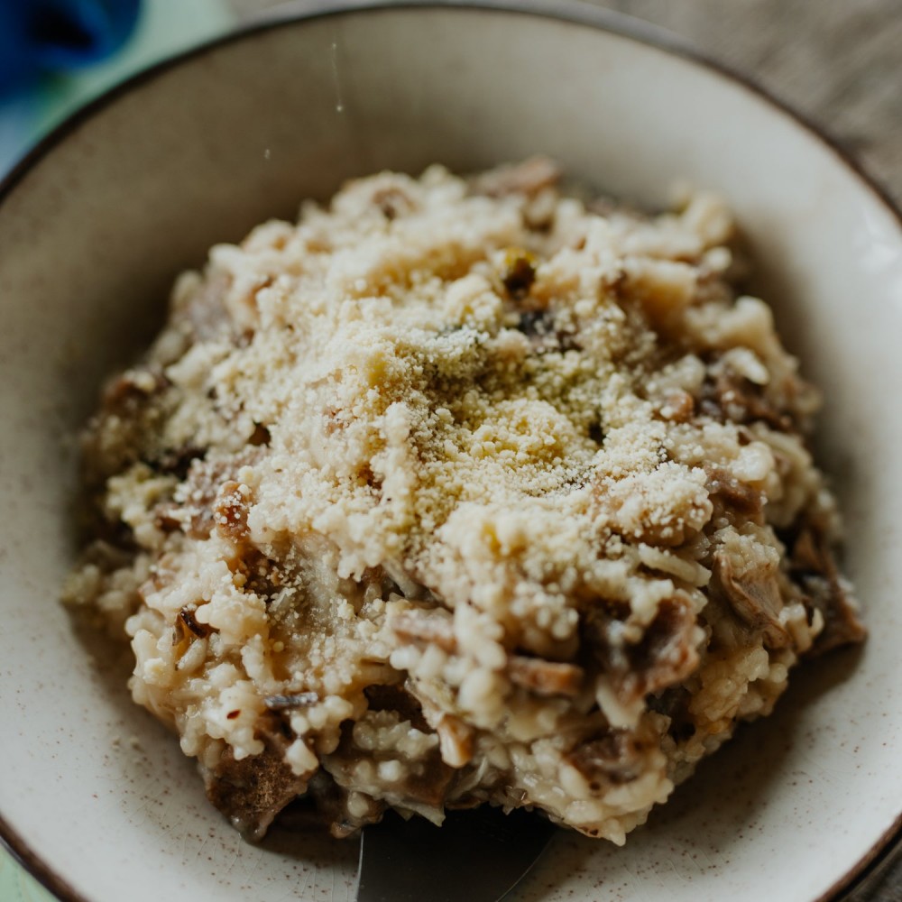 the outdoor gourmet company wild mushroom and lamb risotto freeze dried camping meal gluten free lightweight backpacking food serves two outdoor adventure meal