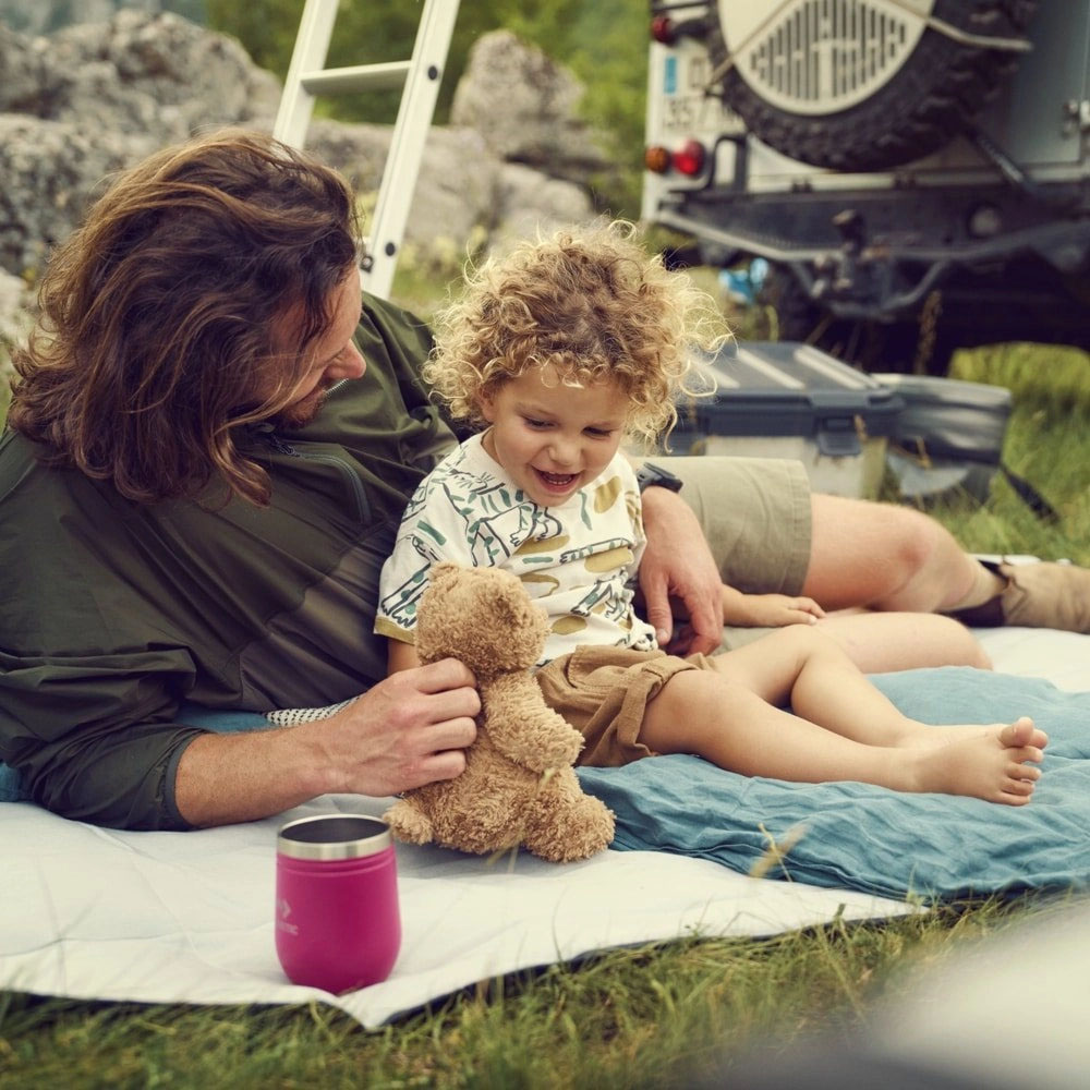 Dometic GO Waterproof Camping Blanket Large Outdoor Mat Dometic GO luxury waterproof camping blanket large outdoor picnic and beach mat