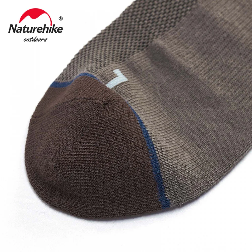 Naturehike Quick Drying Mid-Calf Hiking Socks - 2Pairs 2Pairs Naturehike quick drying mid-calf hiking sock with breathable knit panels and cushioned design for hiking, trekking, camping and outdoor adventures.