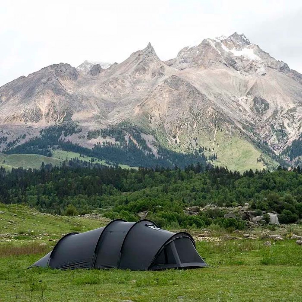 Openvista 2 Tunnel Tent – Steel Gray Front View Front view of Pomoly Openvista 2 tunnel hot tent showing the clean tunnel silhouette and front ventilation panel.