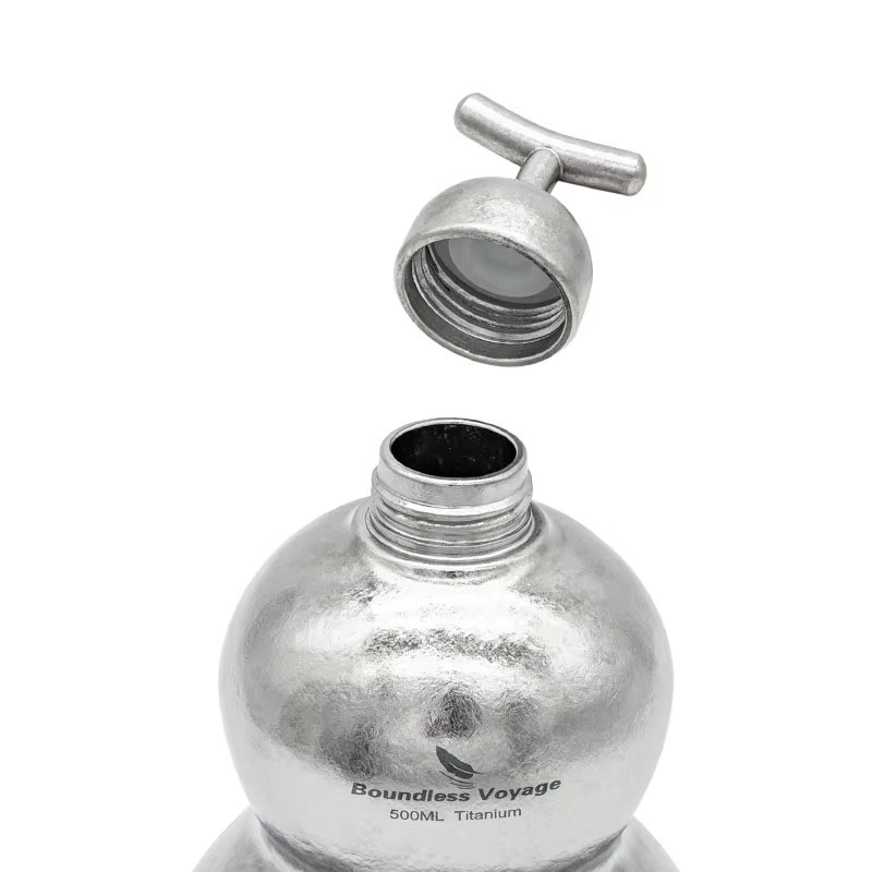Lightweight 500ml titanium gourd bottle with a traditional double-gourd shape and secure screw-top cap. Made from premium corrosion-resistant titanium, this ultralight outdoor flask is ideal for camping, hiking, backpacking, bushcraft, travel, and everyda