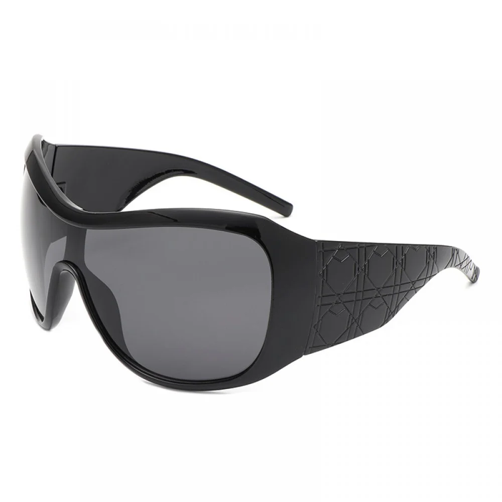 Oversized Y2K Shield Sunglasses – Tortoiseshell Brown Oversized Y2K shield sunglasses with tortoiseshell frame and brown gradient lenses