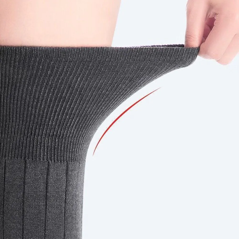 Plus Velvet Winter Knee Pads-Grey Pair of grey plus velvet winter knee pads with soft fleece insulation for warmth and comfort.