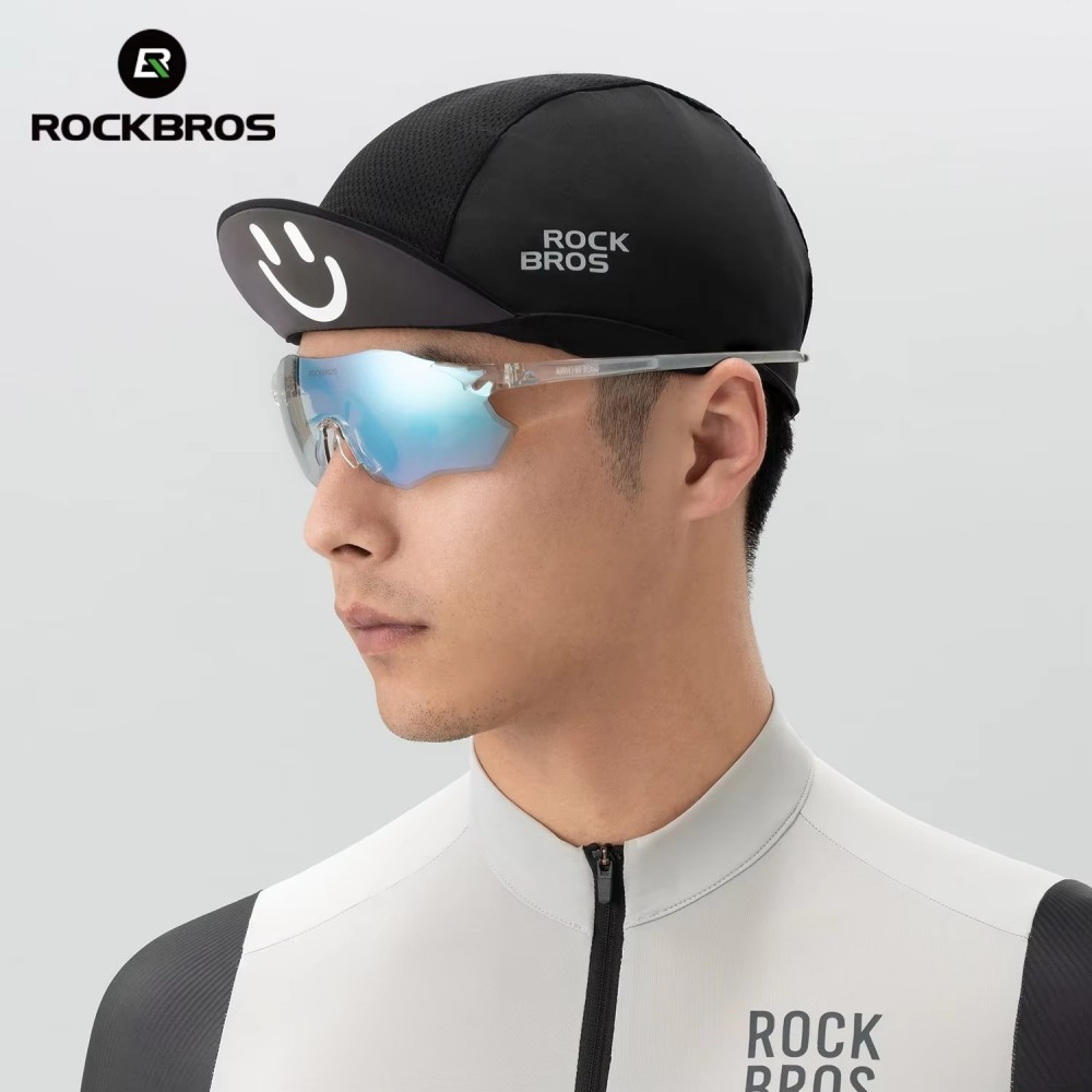 Cyclist wearing ROCKBROS polarized cycling glasses with UV400 protection, lightweight design and clear vision for outdoor sports