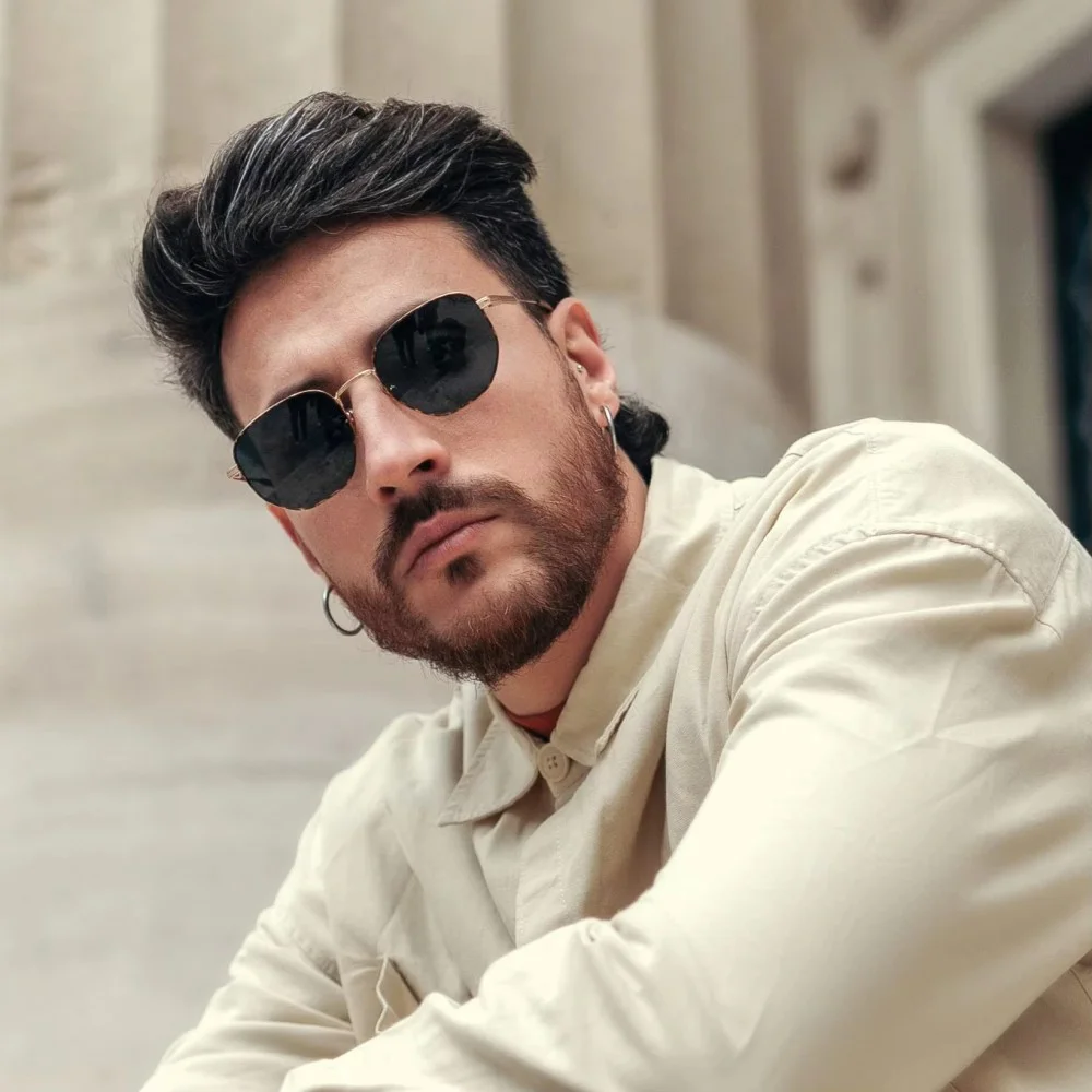 Zenottic Fashion Hexagon Polarized Retro Sunglasses Retro hexagon sunglasses with a gold-tone metal frame and polarized green lenses, offering stylish UV protection for everyday wear and outdoor activities.