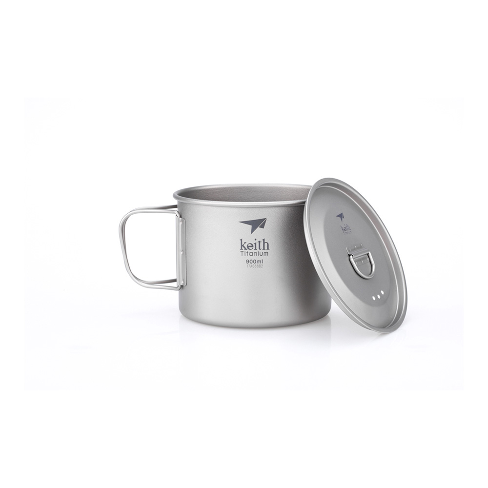 Keith Titanium Pot with 900ml capacity, measuring marks, secure grip lid, and mesh sack.