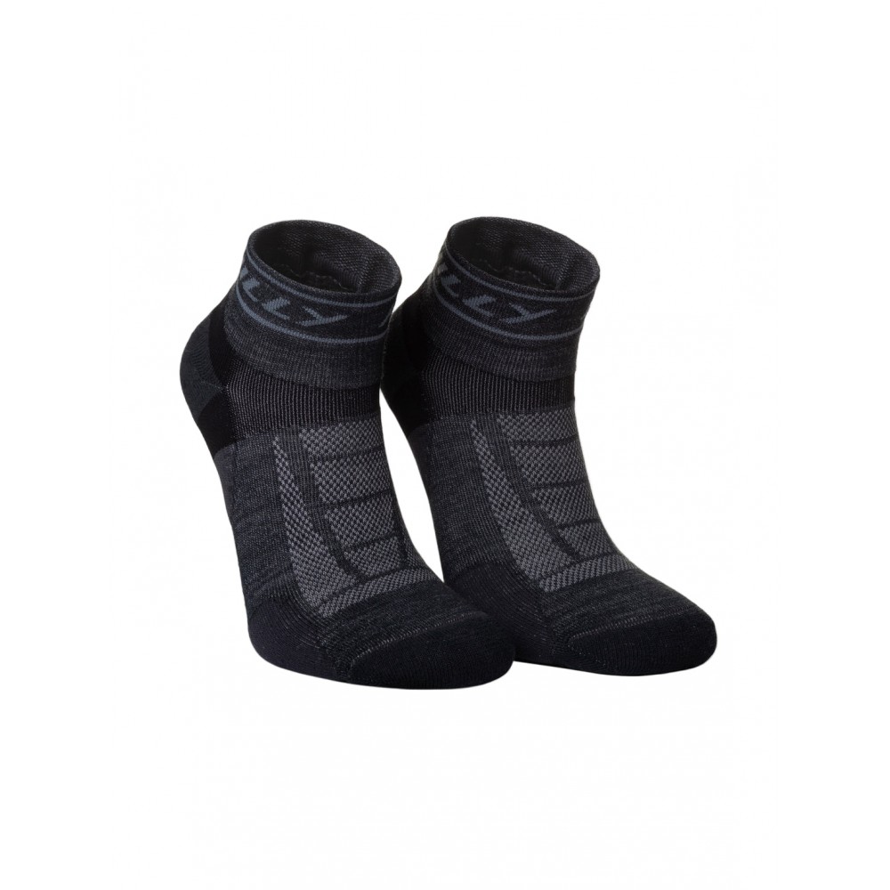 Hilly Trail Quarter running socks in turquoise with cushioned support, breathable mesh panels and moisture-wicking performance for trail running and hiking adventures